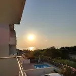 Manetta Tra Mare E Natura *