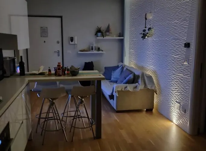 Manetta Tra Mare E Natura *