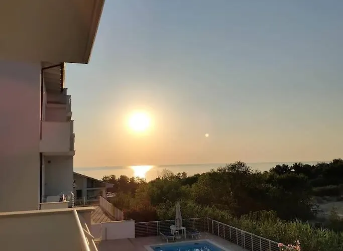 Manetta Tra Mare E Natura *