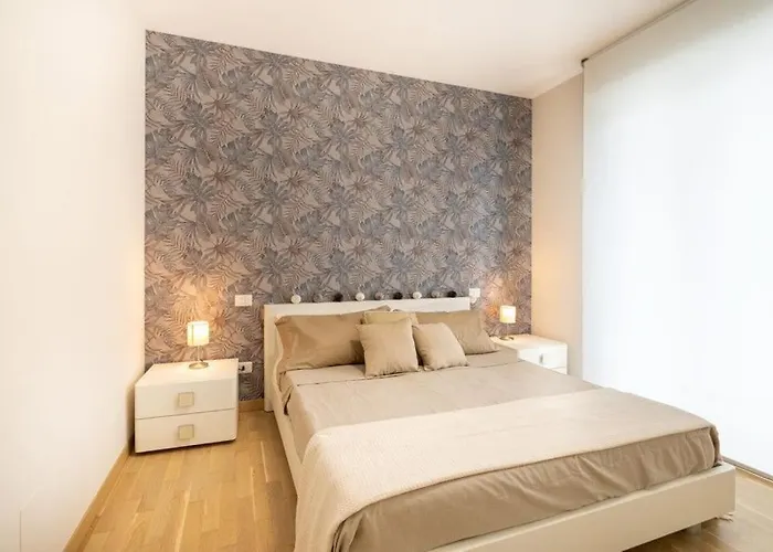 Manetta Tra Mare E Natura *